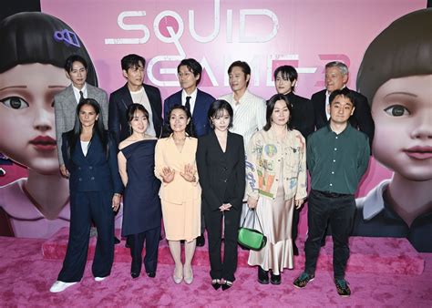 Sertifikat, penghargaan, tanda, atau dokumen yang dipajang di cast of squid game extra value Support ShopeePay voucher eksklusif kinerja optimal